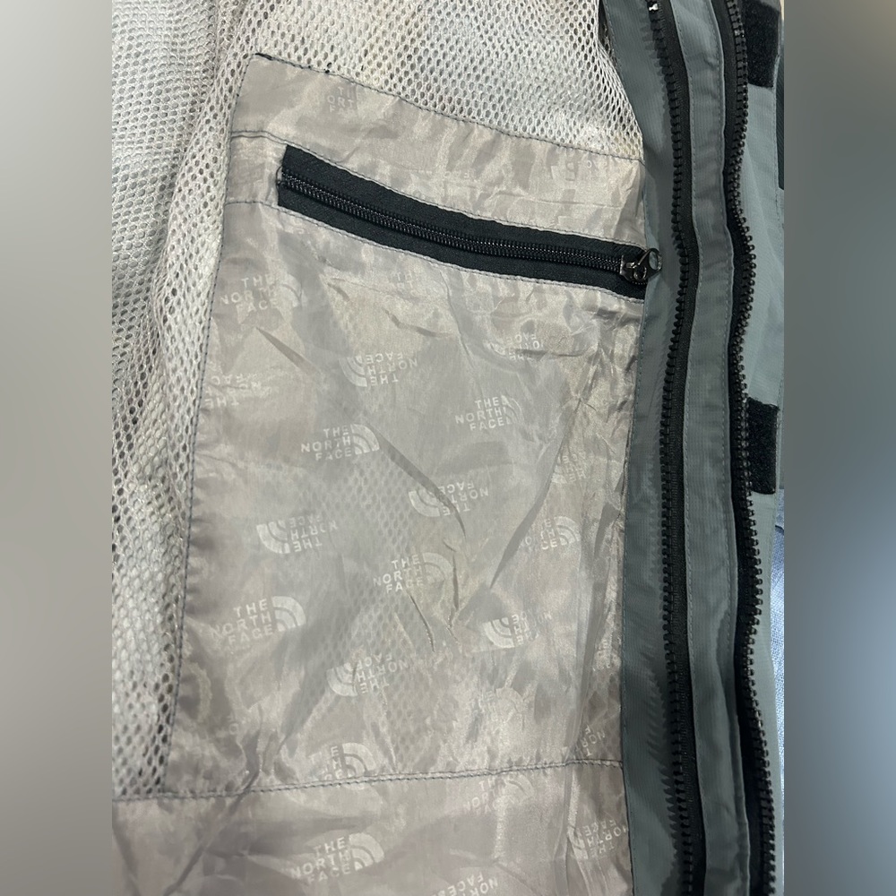 The Northface summit series Gore-tex Jacket. New. Size Large - Picture 16 of 16